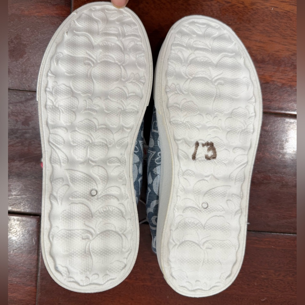 Roxy Blue and White Heart Pattern Sneakers - Picture 4 of 6
